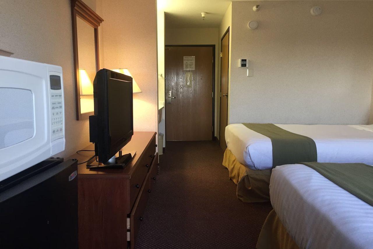 Quality Inn & Suites 윌로즈 외부 사진