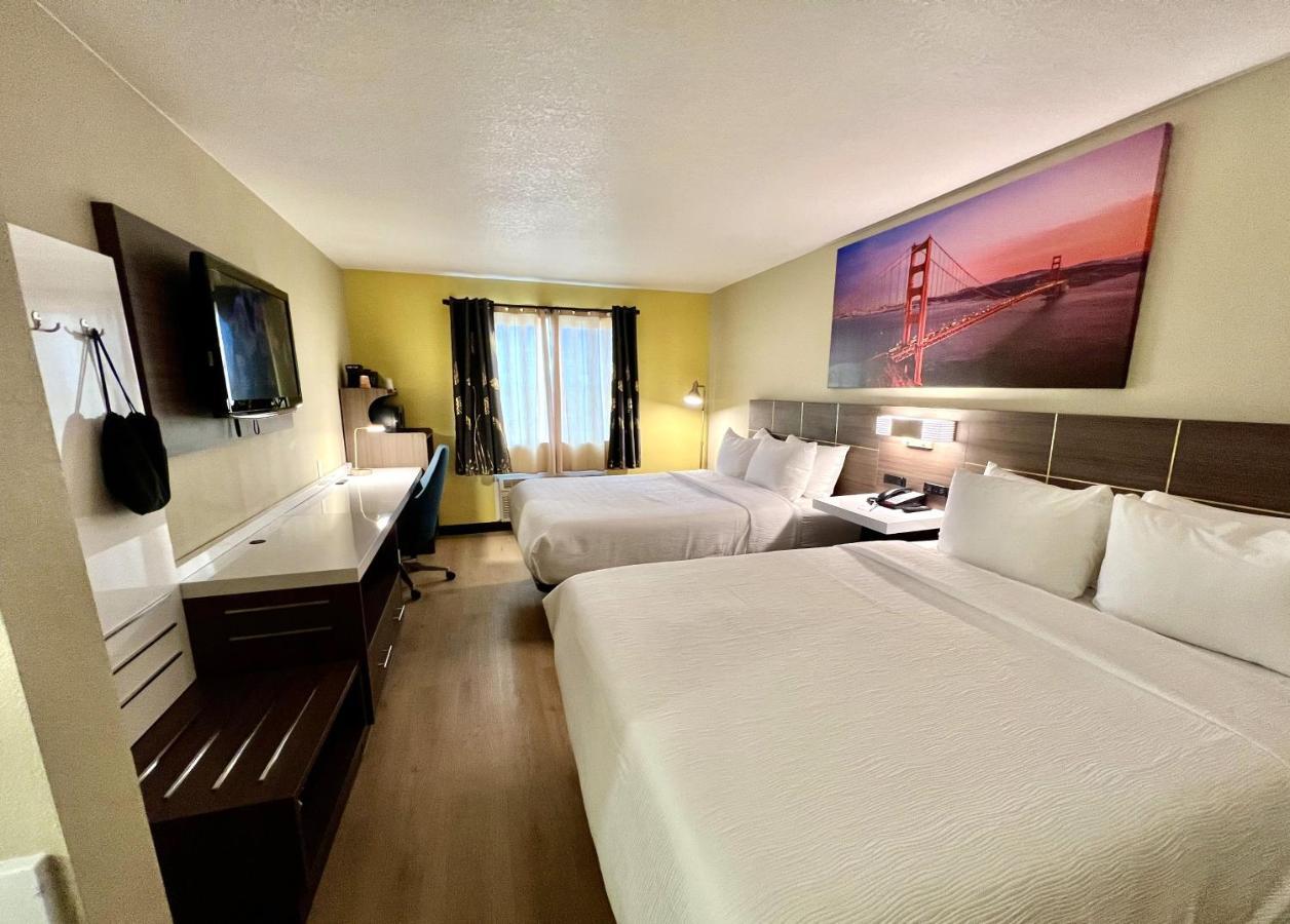 Quality Inn & Suites 윌로즈 외부 사진