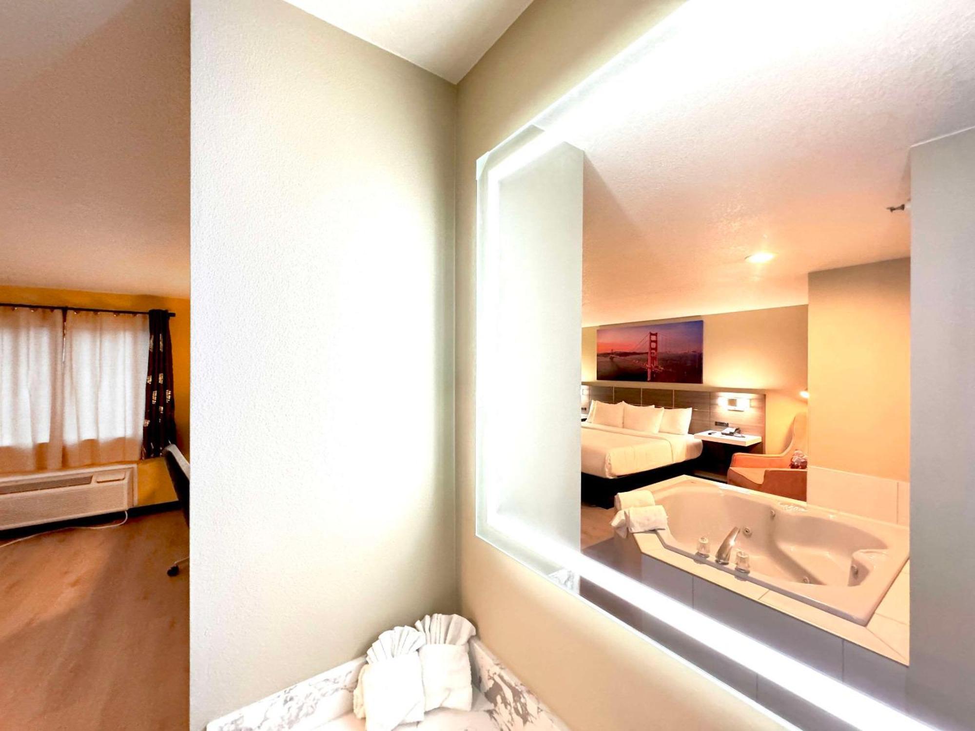 Quality Inn & Suites 윌로즈 외부 사진