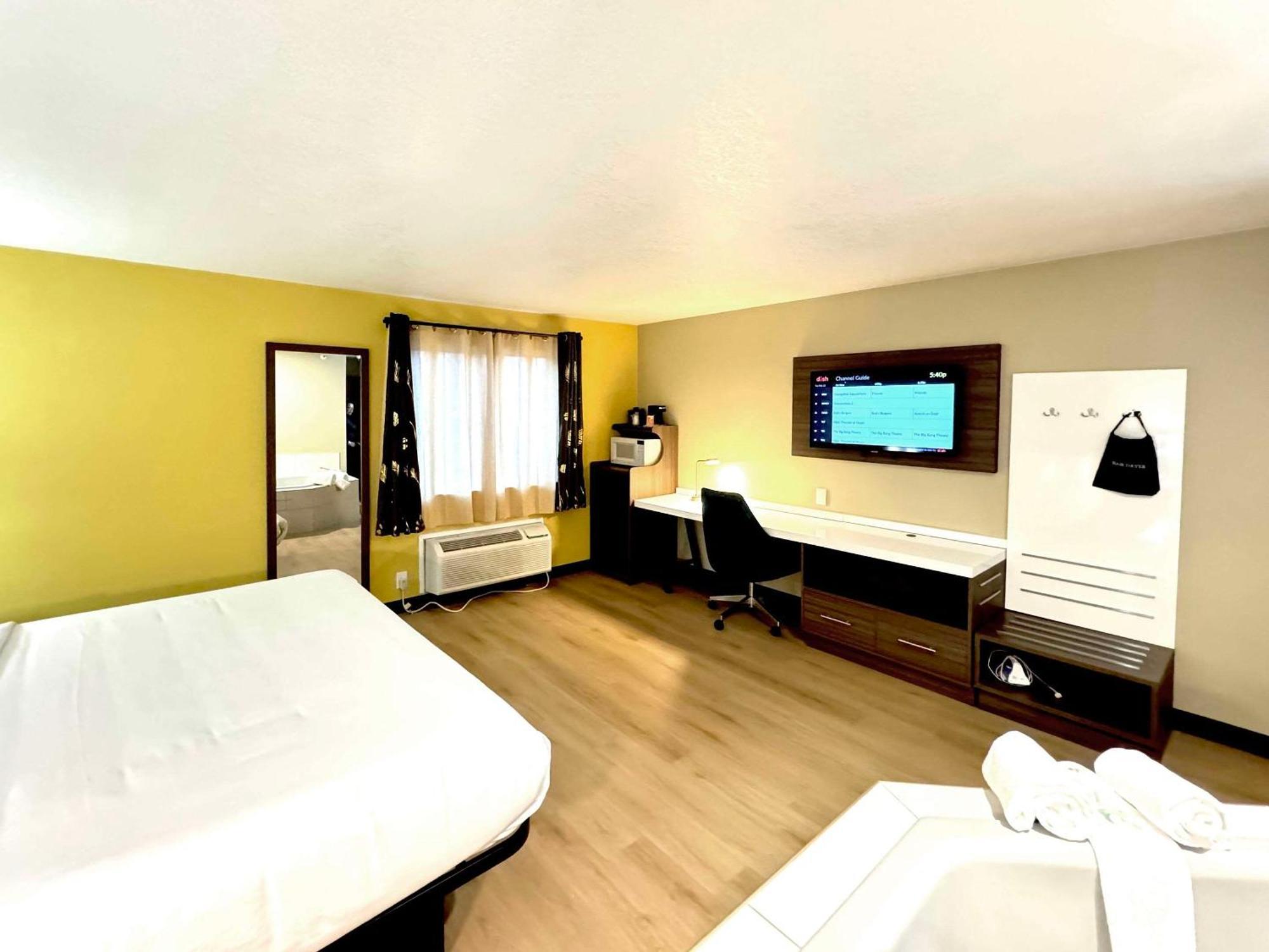 Quality Inn & Suites 윌로즈 외부 사진